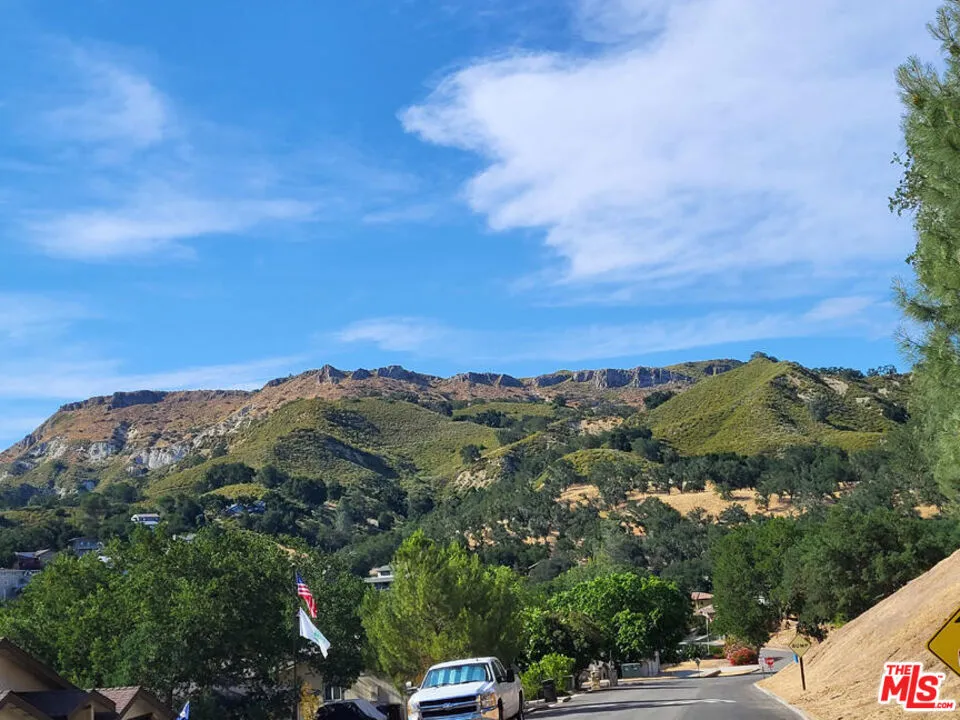 2261 Lariat Loop Bradley, CA 93426