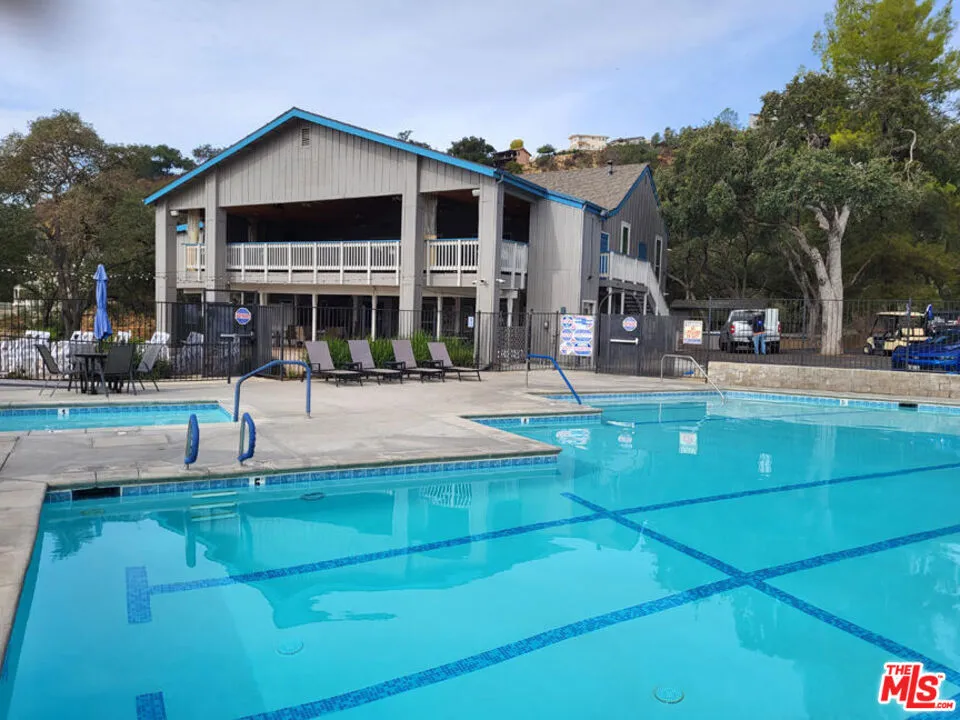 2261 Lariat Loop Bradley, CA 93426