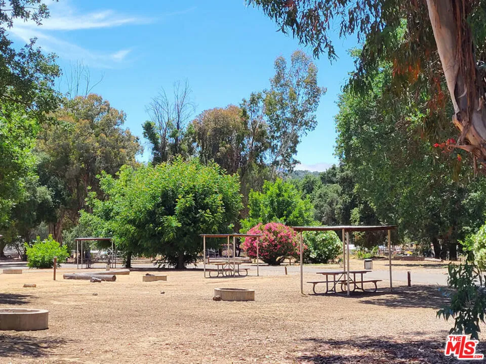 2261 Lariat Loop Bradley, CA 93426