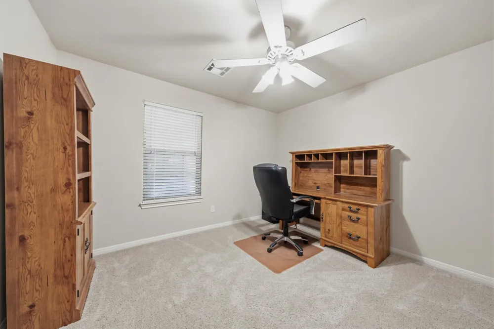 210 S Reagan Street West, TX 76691