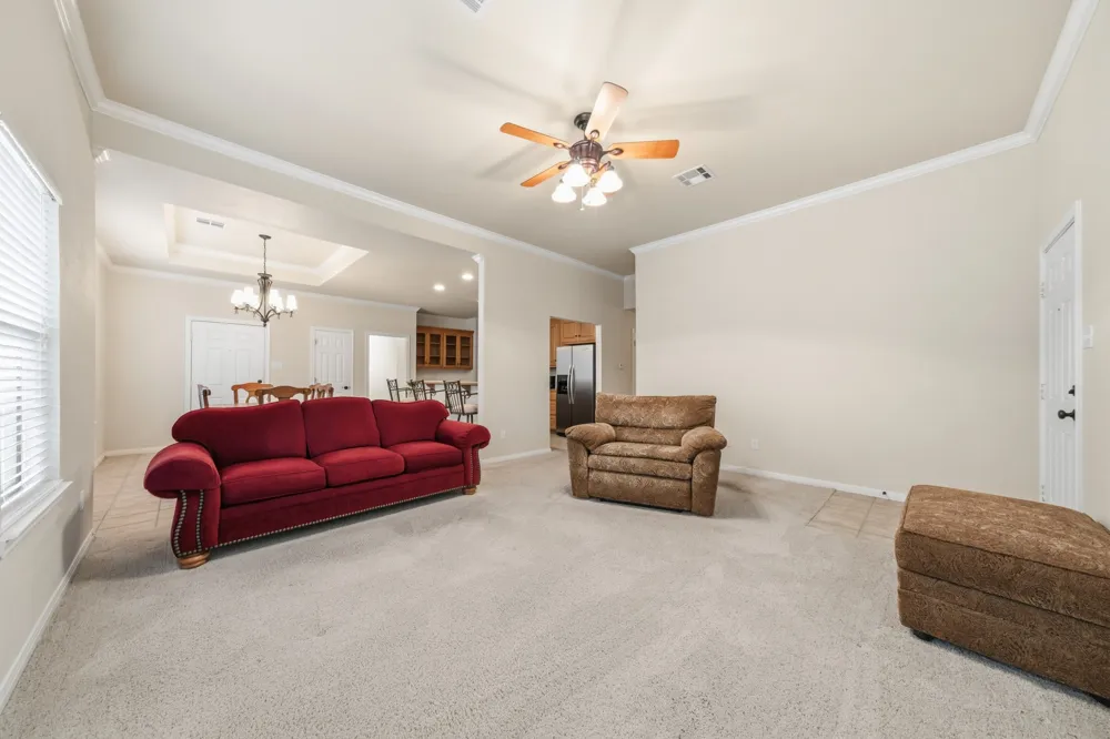 210 S Reagan Street West, TX 76691