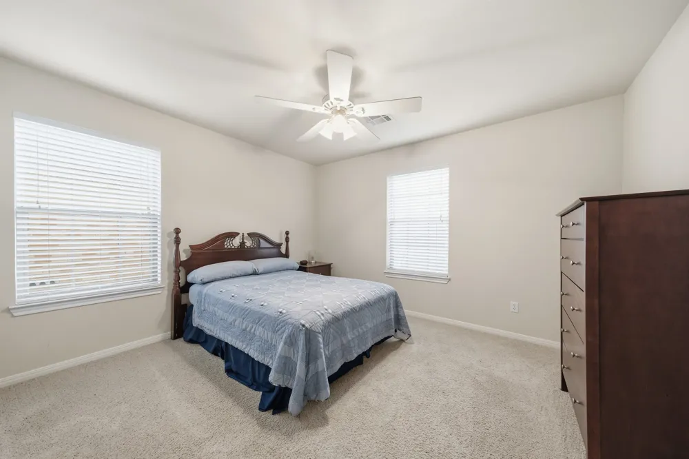 210 S Reagan Street West, TX 76691