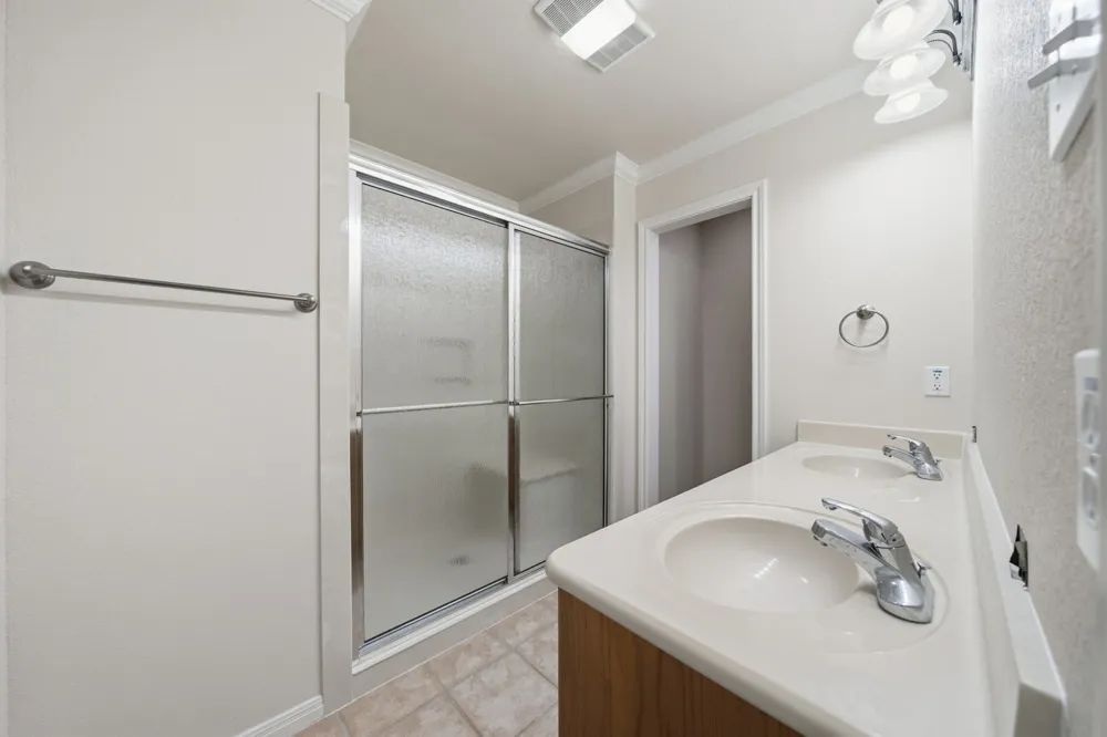 210 S Reagan Street West, TX 76691
