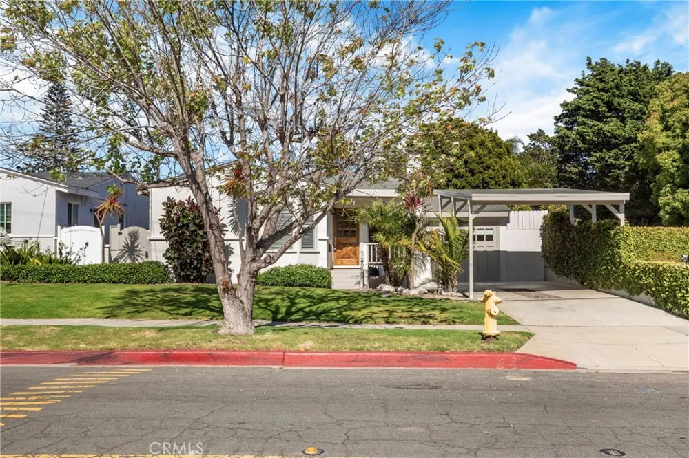 424 S Meadows Ave Manhattan Beach, CA 90266