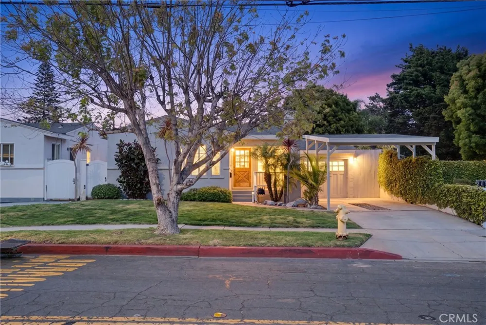 424 S Meadows Ave Manhattan Beach, CA 90266