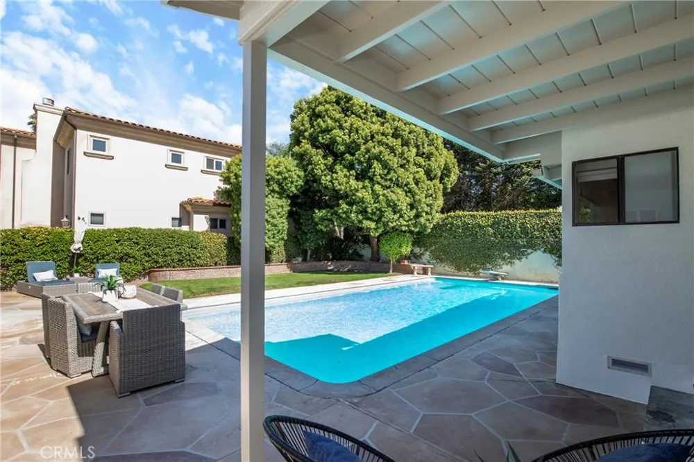 424 S Meadows Ave Manhattan Beach, CA 90266