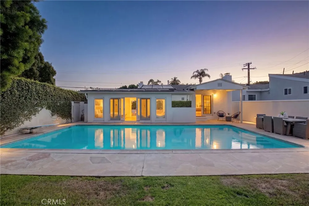 424 S Meadows Ave Manhattan Beach, CA 90266