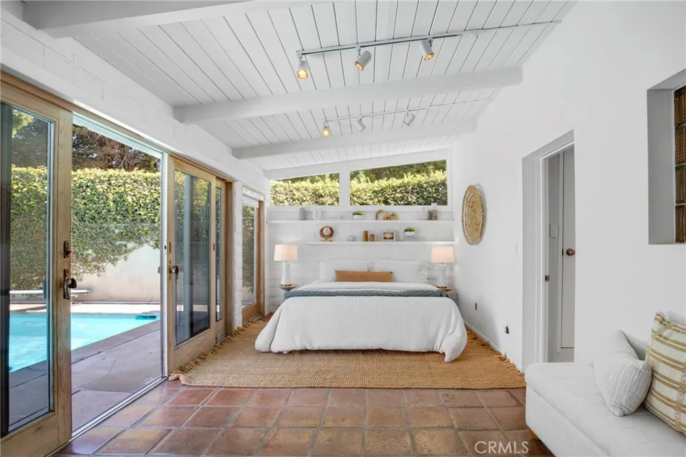 424 S Meadows Ave Manhattan Beach, CA 90266