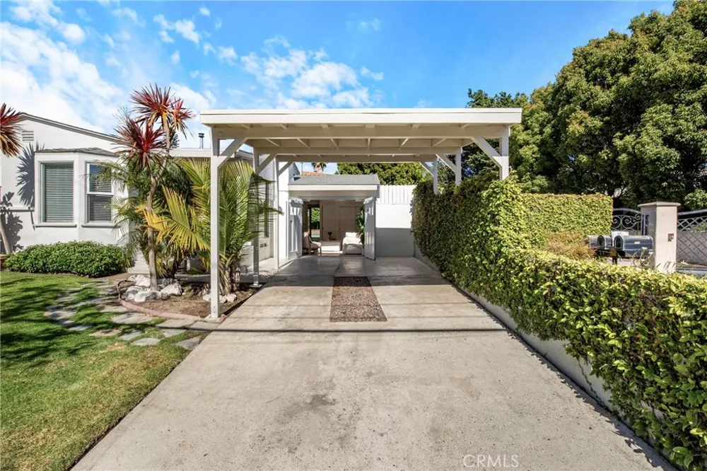 424 S Meadows Ave Manhattan Beach, CA 90266