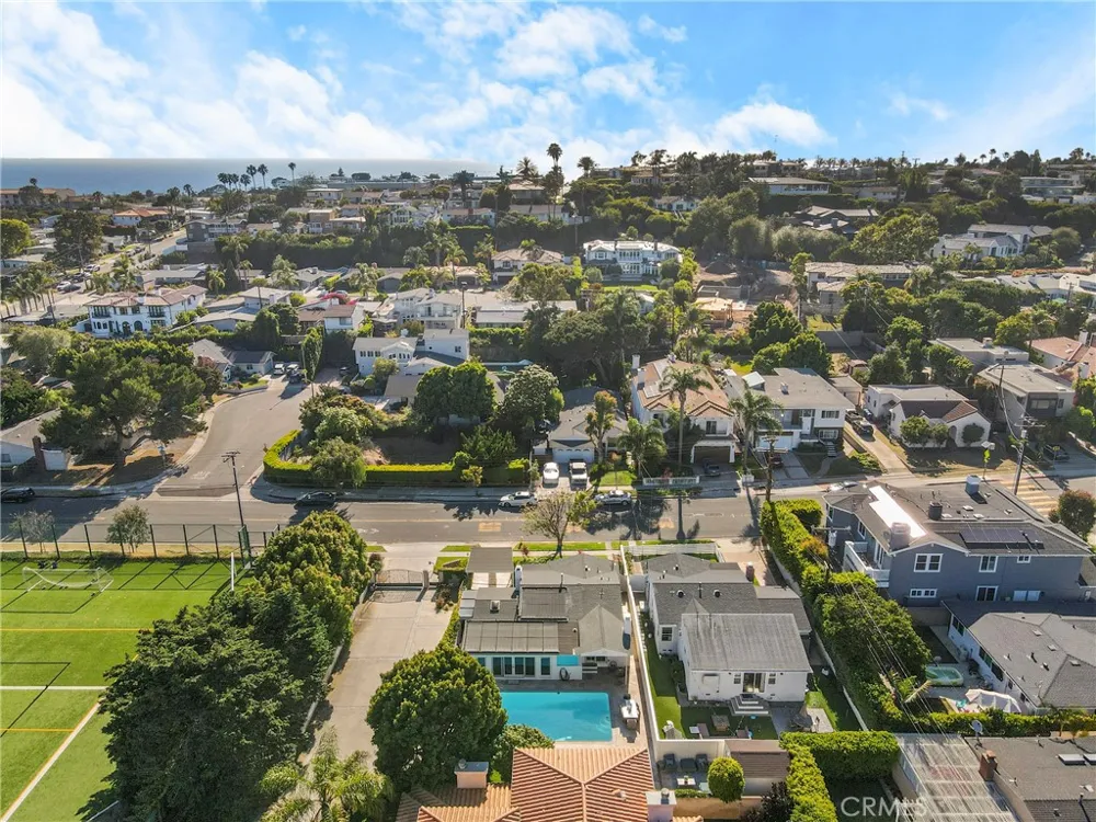 424 S Meadows Ave Manhattan Beach, CA 90266