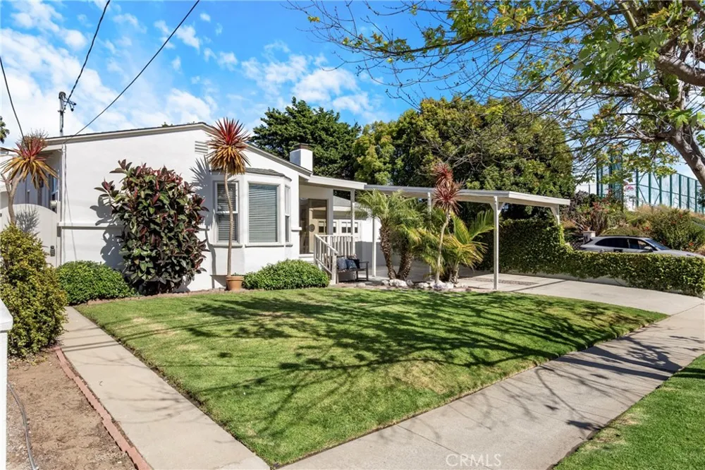 424 S Meadows Ave Manhattan Beach, CA 90266