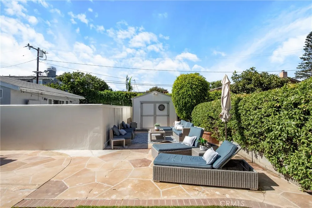 424 S Meadows Ave Manhattan Beach, CA 90266