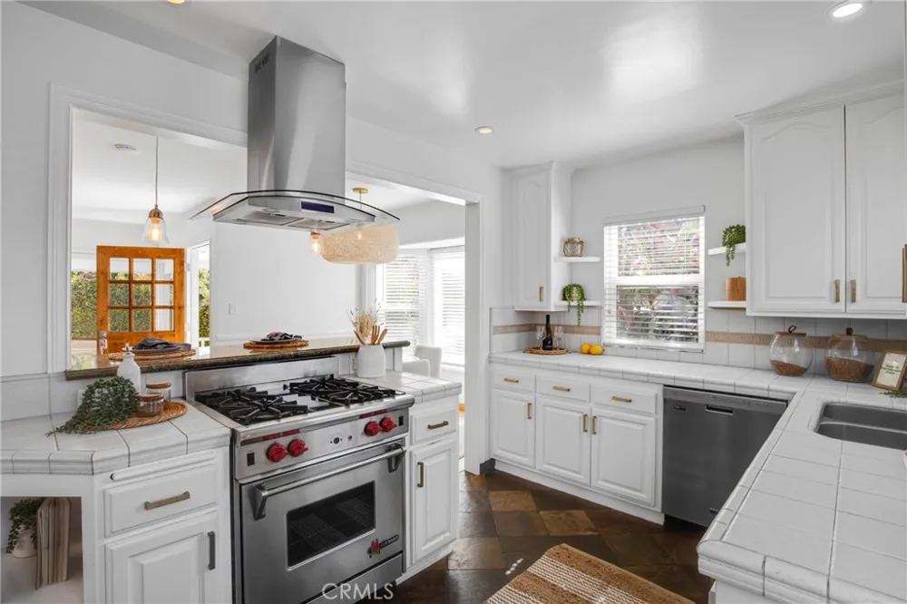 424 S Meadows Ave Manhattan Beach, CA 90266