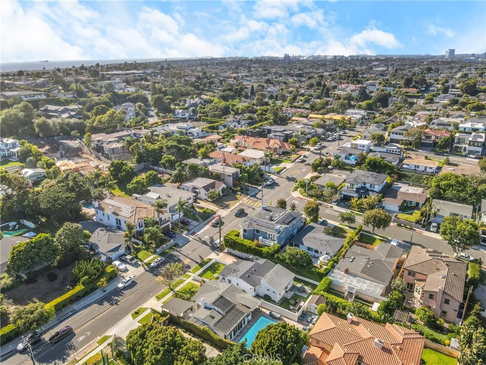 424 S Meadows Ave Manhattan Beach, CA 90266
