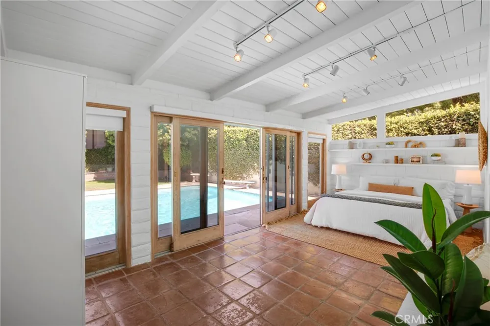 424 S Meadows Ave Manhattan Beach, CA 90266