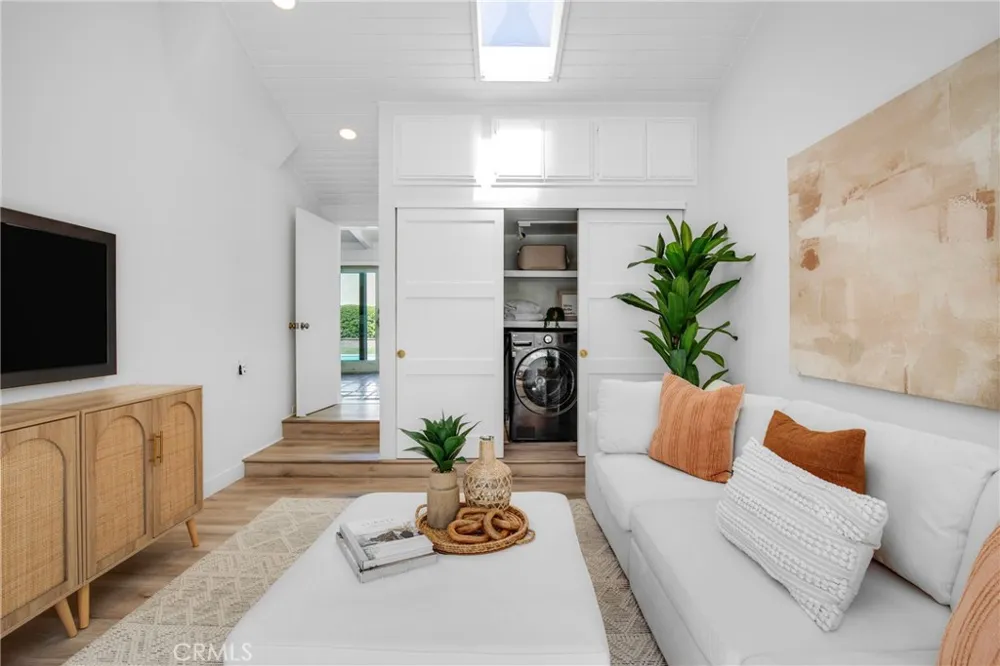 424 S Meadows Ave Manhattan Beach, CA 90266