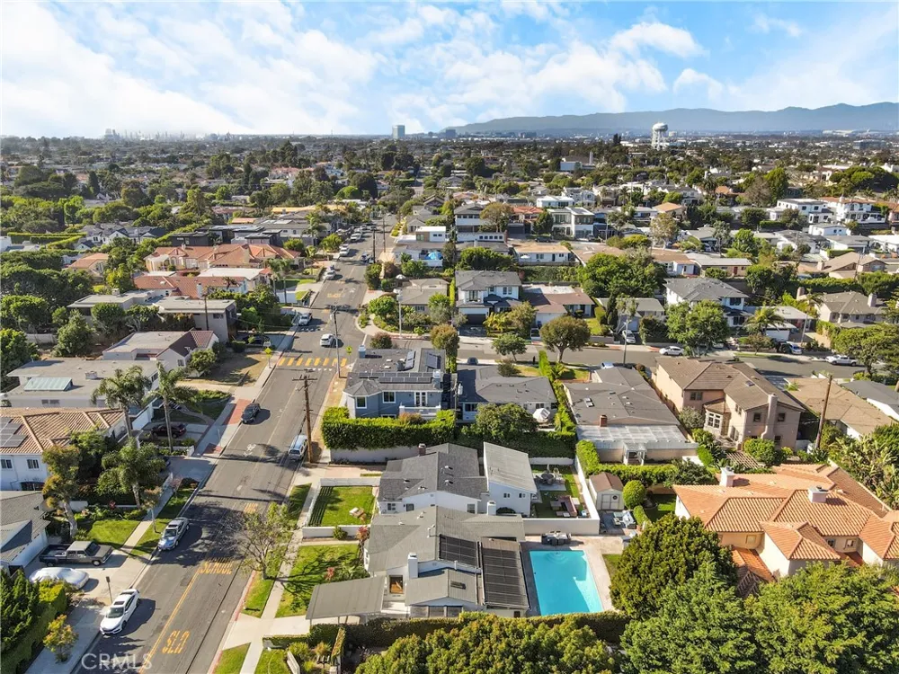 424 S Meadows Ave Manhattan Beach, CA 90266