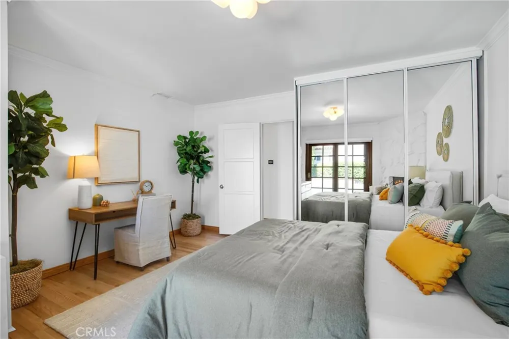 424 S Meadows Ave Manhattan Beach, CA 90266