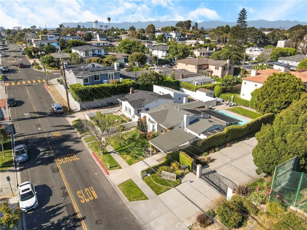 424 S Meadows Ave Manhattan Beach, CA 90266