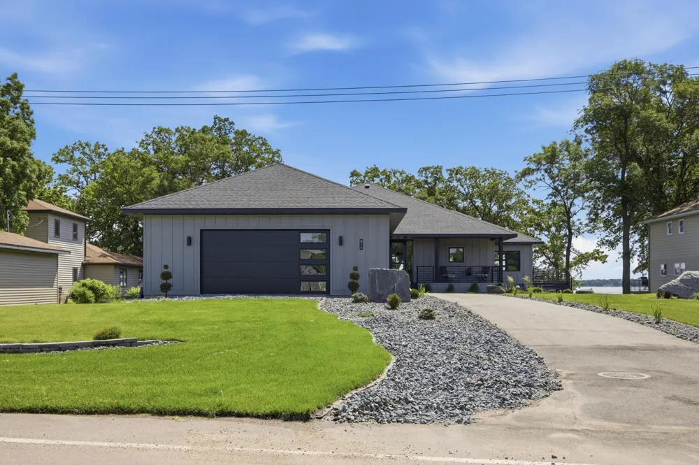 826 Shorewood Drive Detroit Lakes, MN 56501