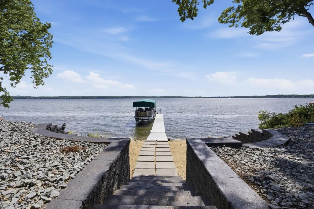826 Shorewood Drive Detroit Lakes, MN 56501