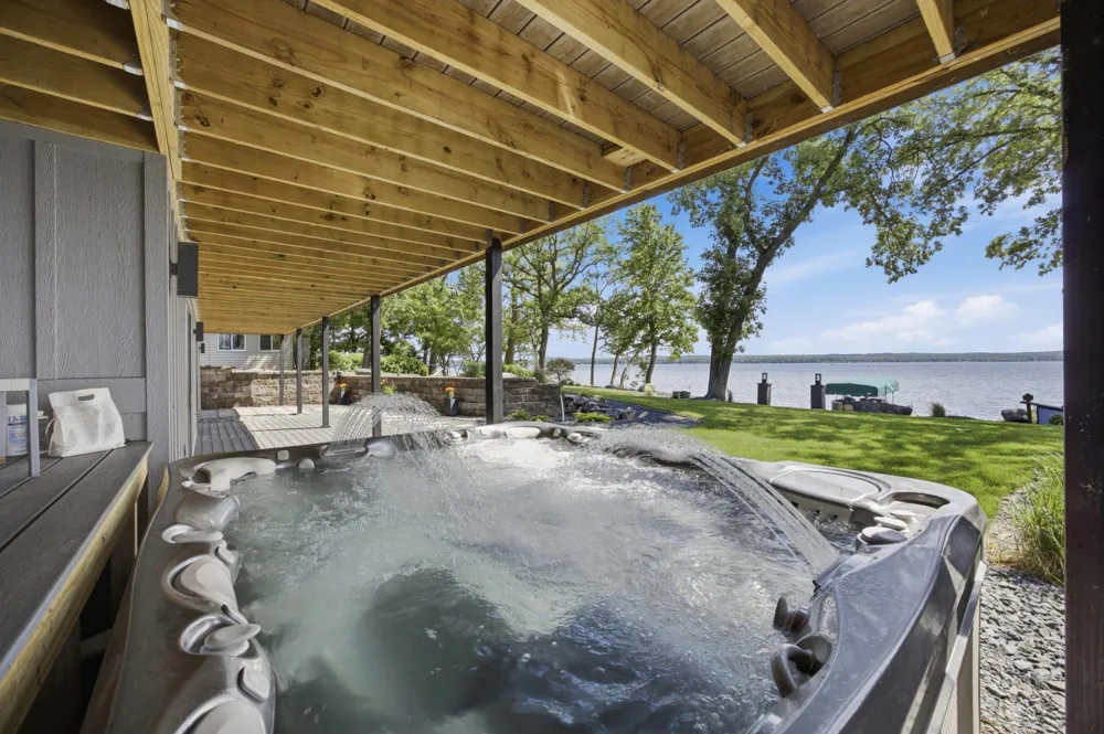 826 Shorewood Drive Detroit Lakes, MN 56501