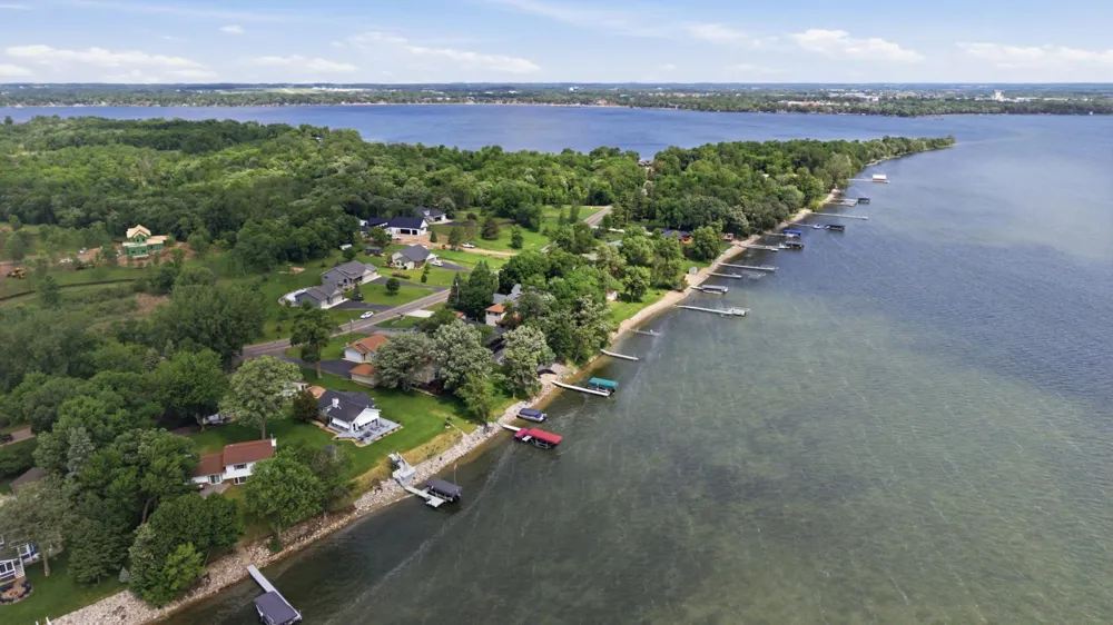 826 Shorewood Drive Detroit Lakes, MN 56501