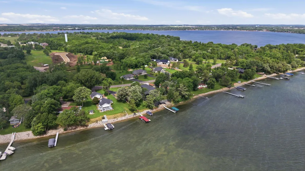 826 Shorewood Drive Detroit Lakes, MN 56501