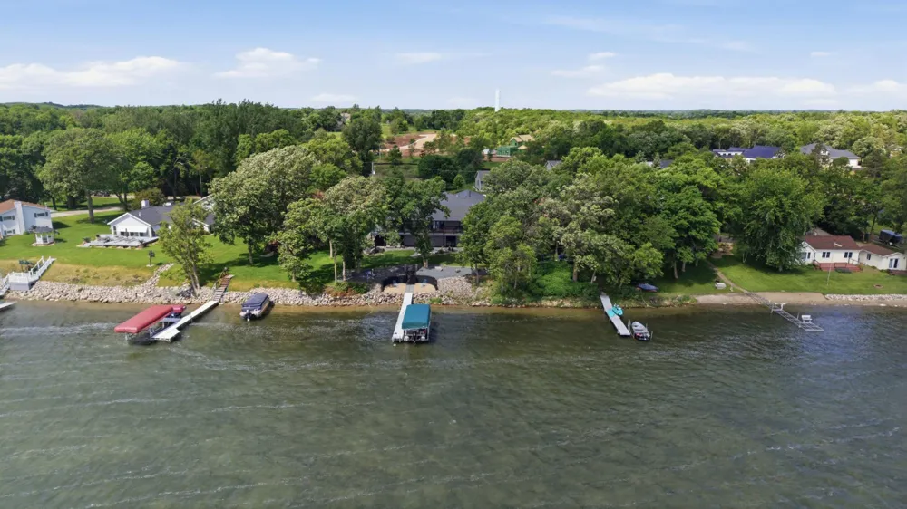 826 Shorewood Drive Detroit Lakes, MN 56501