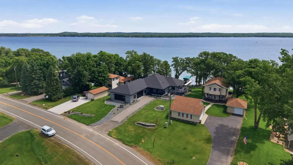 826 Shorewood Drive Detroit Lakes, MN 56501