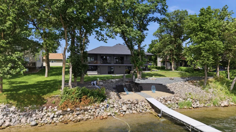 826 Shorewood Drive Detroit Lakes, MN 56501