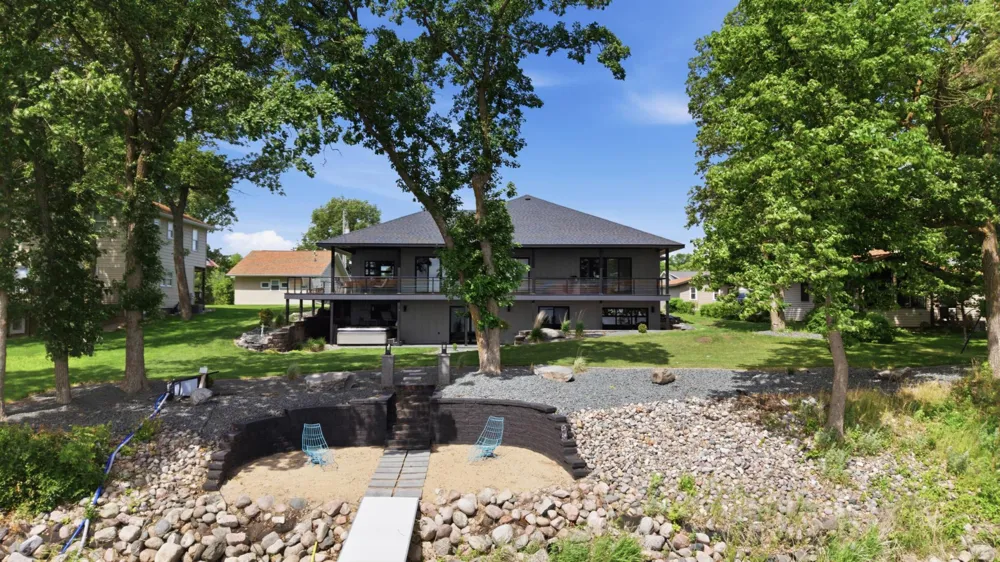 826 Shorewood Drive Detroit Lakes, MN 56501