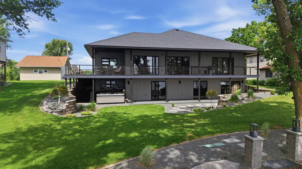826 Shorewood Drive Detroit Lakes, MN 56501