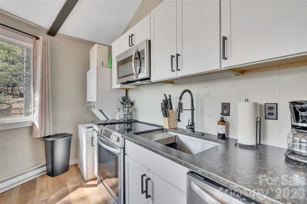 109 Beechwood Lane Beech Mountain, NC 28604