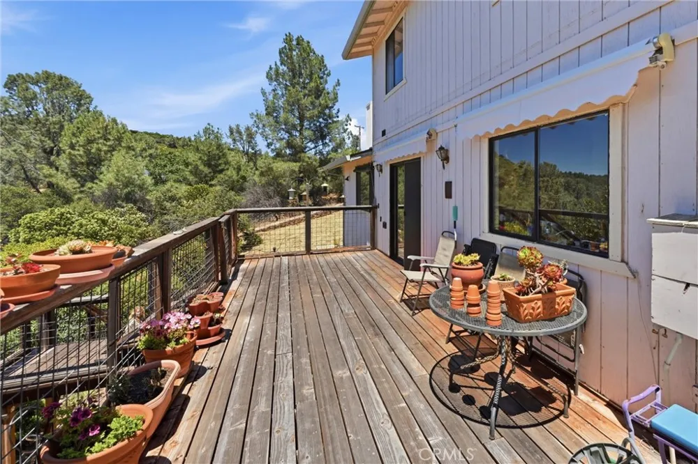 18522 Sentinel Court Hidden Valley Lake, CA 95467