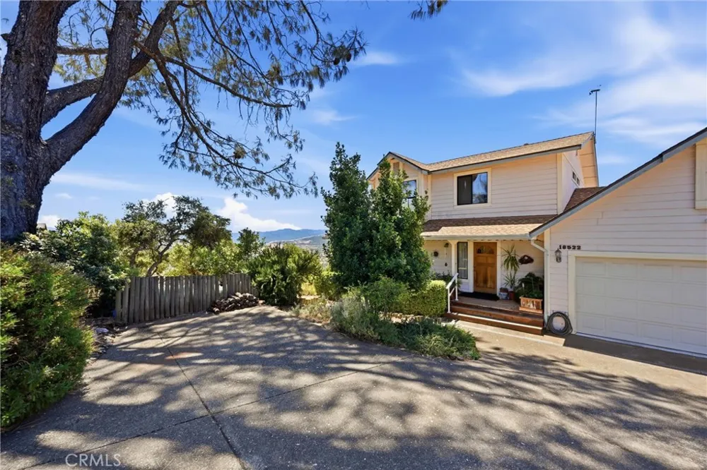 18522 Sentinel Court Hidden Valley Lake, CA 95467