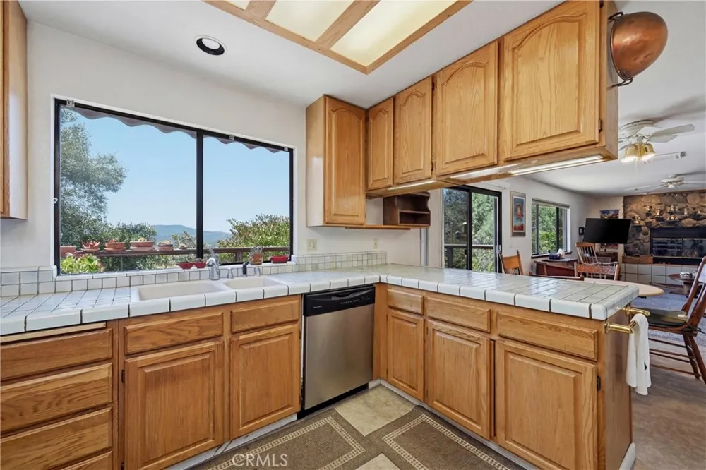 18522 Sentinel Court Hidden Valley Lake, CA 95467