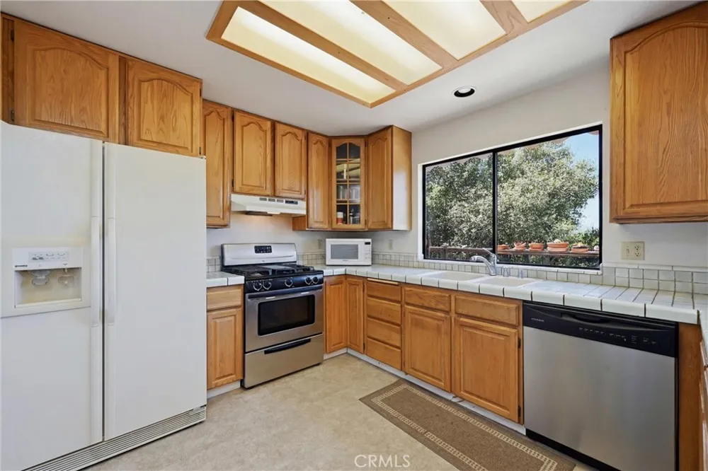 18522 Sentinel Court Hidden Valley Lake, CA 95467