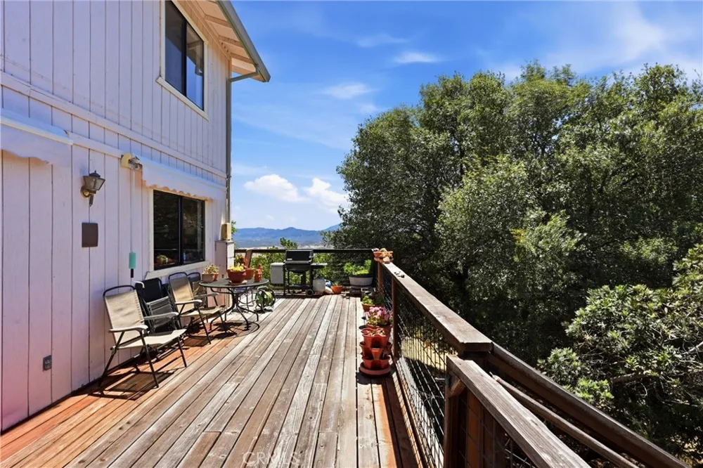18522 Sentinel Court Hidden Valley Lake, CA 95467