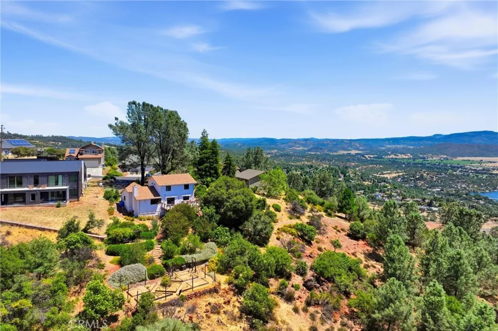 18522 Sentinel Court Hidden Valley Lake, CA 95467