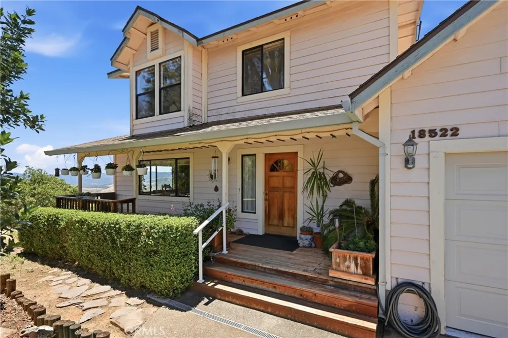 18522 Sentinel Court Hidden Valley Lake, CA 95467