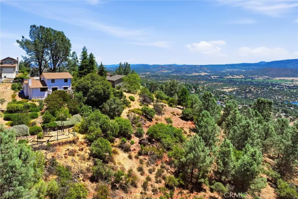 18522 Sentinel Court Hidden Valley Lake, CA 95467