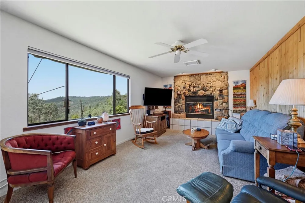 18522 Sentinel Court Hidden Valley Lake, CA 95467