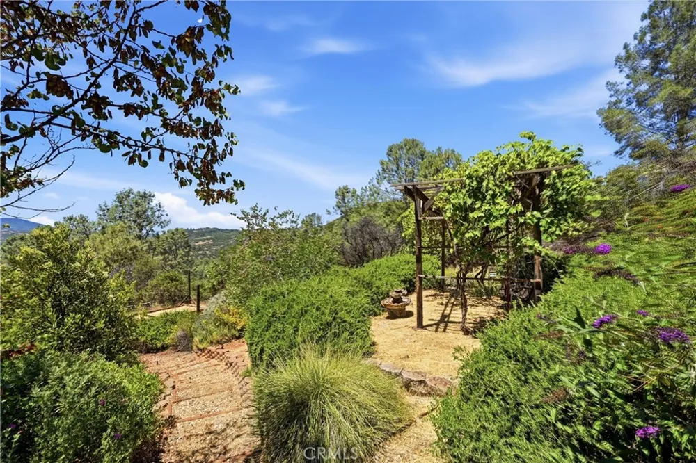 18522 Sentinel Court Hidden Valley Lake, CA 95467