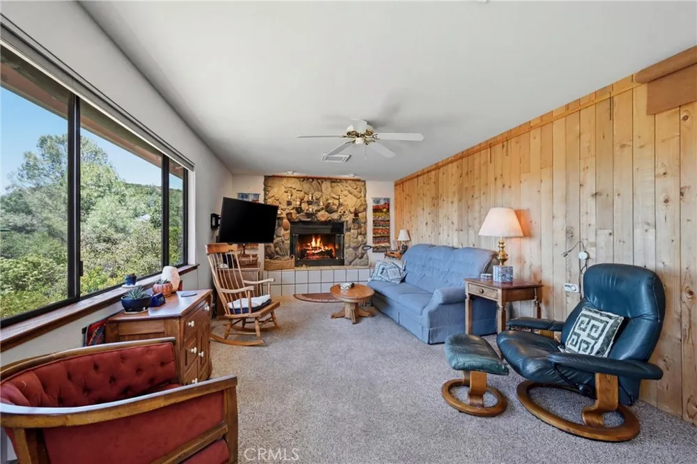 18522 Sentinel Court Hidden Valley Lake, CA 95467
