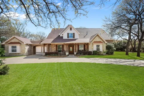 1720 Mistletoe Drive