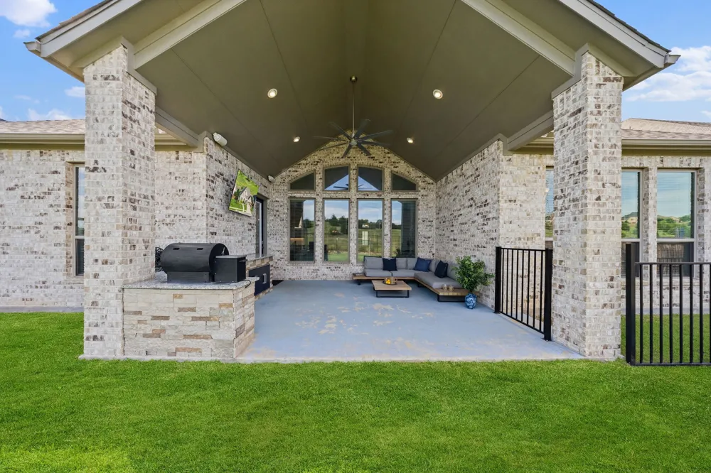 996 Myers Park Trail Roanoke, TX 76262