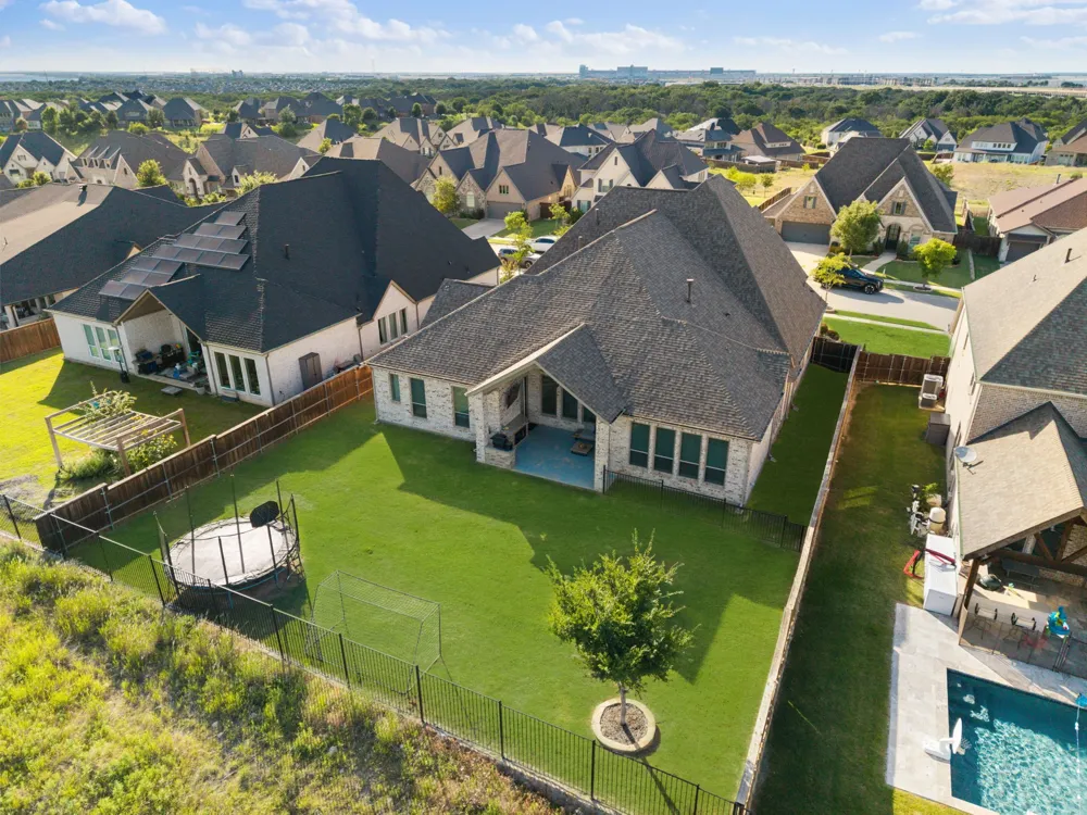 996 Myers Park Trail Roanoke, TX 76262
