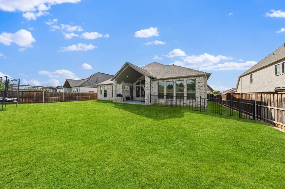 996 Myers Park Trail Roanoke, TX 76262