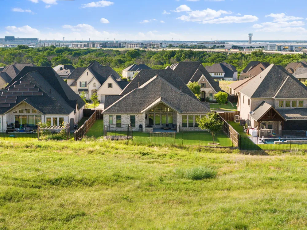 996 Myers Park Trail Roanoke, TX 76262